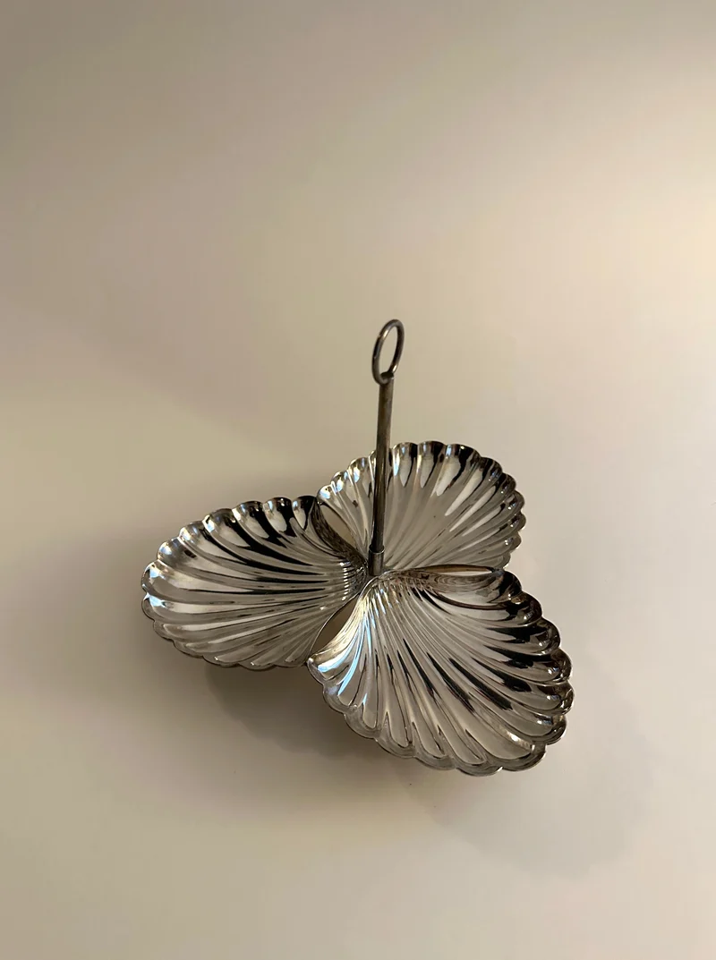 Shell Shaped Triple Server