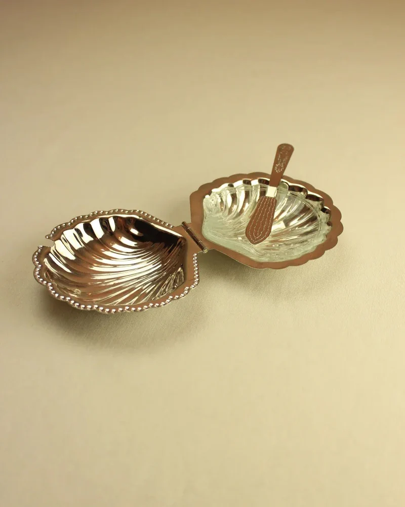 Shell-Shaped Butter Dish