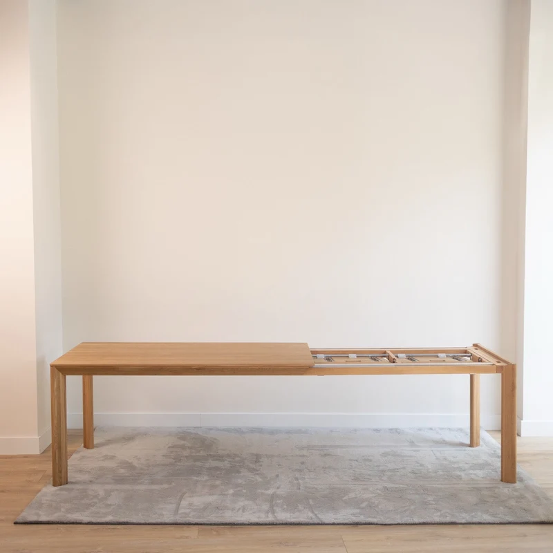 Table de salle à manger à rallonge en chêne massif DITA | VESKOR