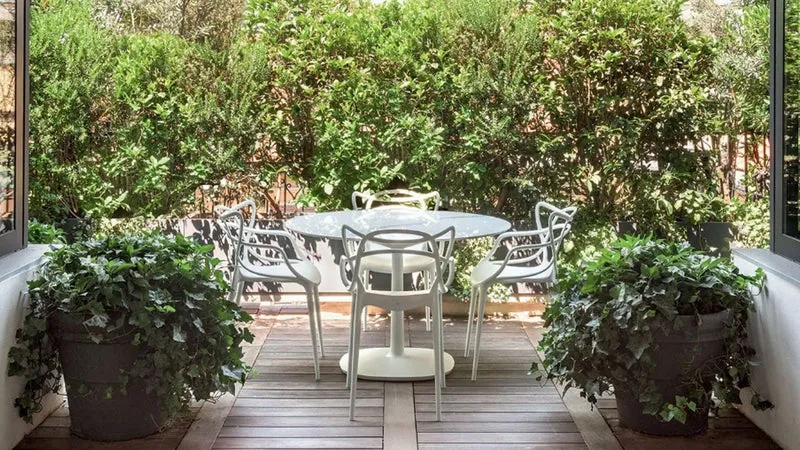 Set 4 Masters Chaise by Kartell