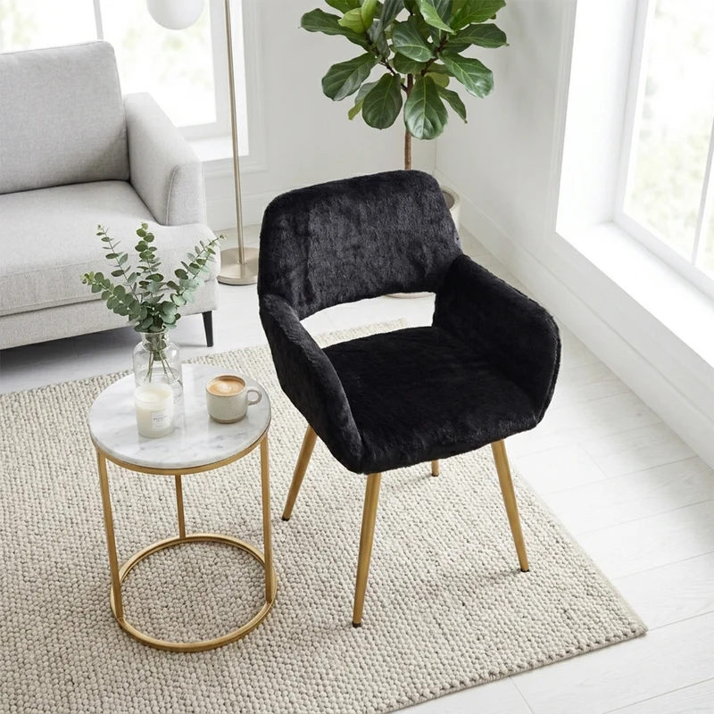 Lot de 2 fauteuils de salle à manger de style scandinave en fausse fourrure noire avec pieds en métal doré
