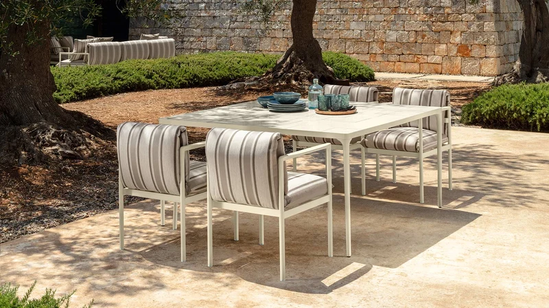 Nalu set: table à manger + n. 4 chaise