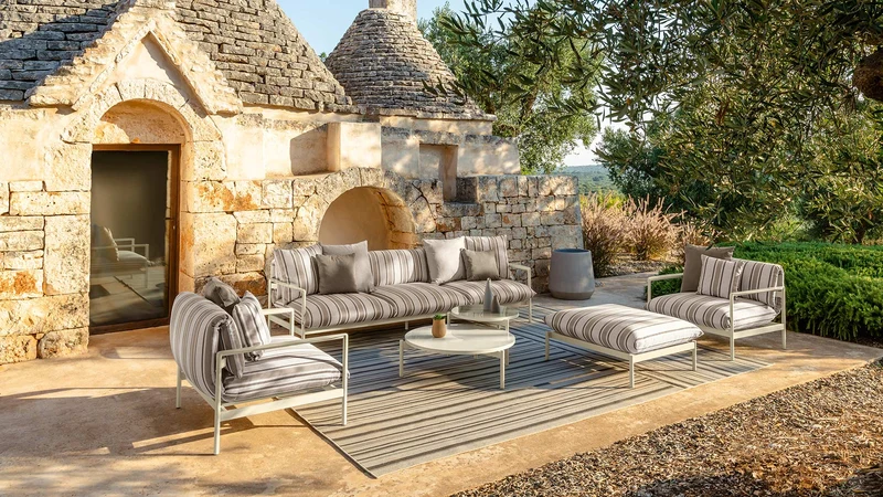 Nalu table basse pour l'extérieur