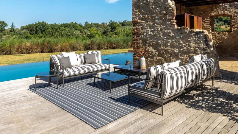 Nalu table basse pour l'extérieur