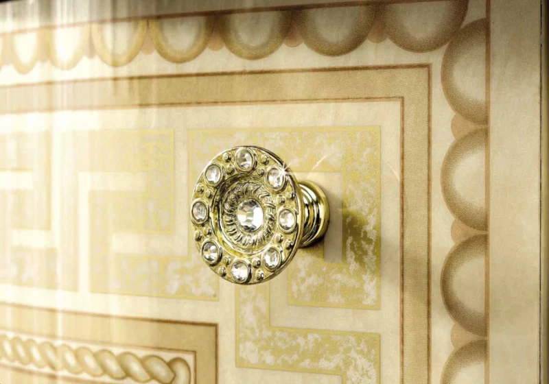 Salle à manger ronde baroque ivoire et or versace – IMPERIA