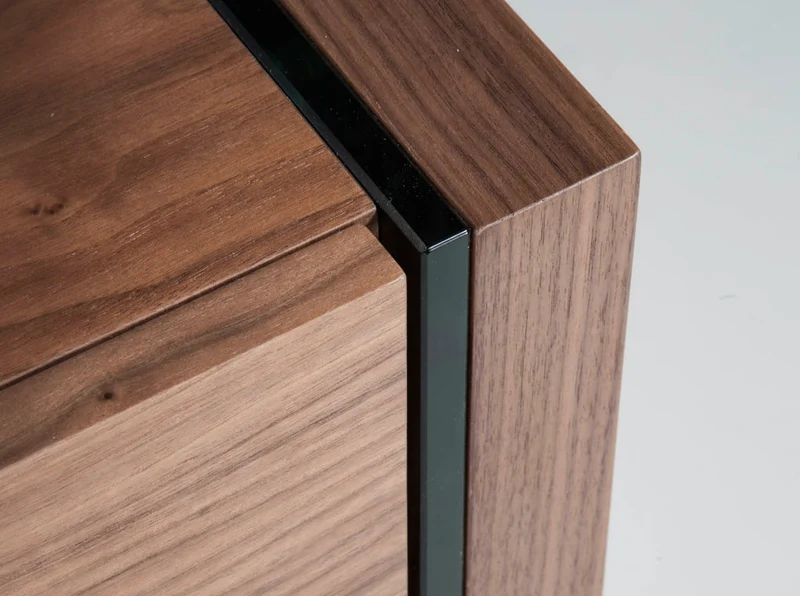 Buffet design en bois de noyer avec pieds en verre trempé – Angel Cerdá 3086
