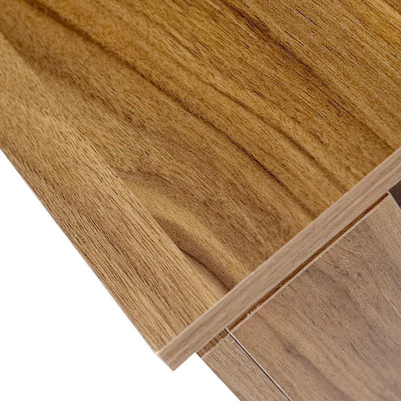 Table à manger rectangulaire en bois MCCOY de 140 cm - Noyer