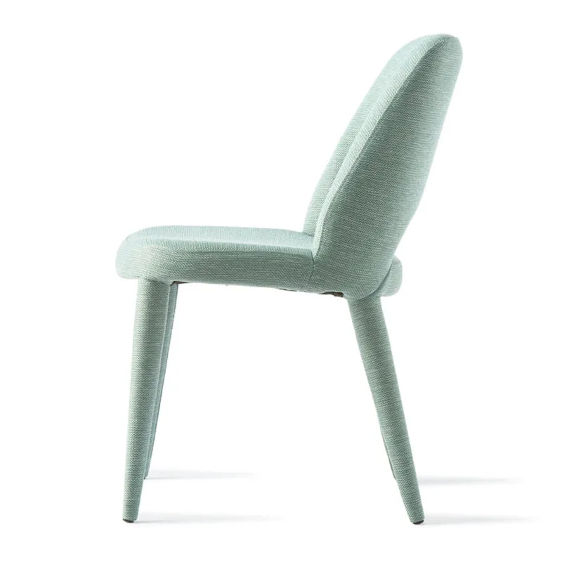 CHAISE HOLY