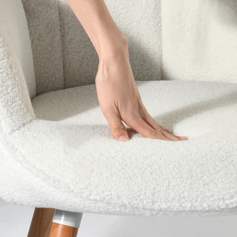Fauteuil scandinave avec accoudoirs en tissu mouton bouclette beige à surpiqûres - FUNKEL