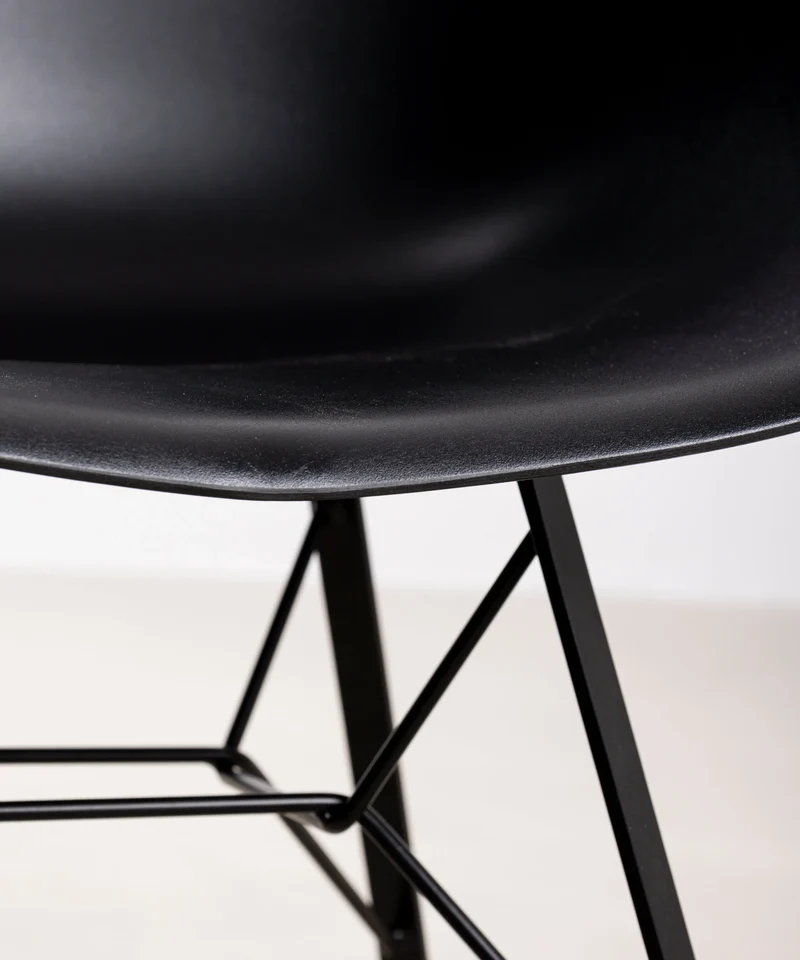 Silla de Polipropileno con Reposabrazos Elon Arms