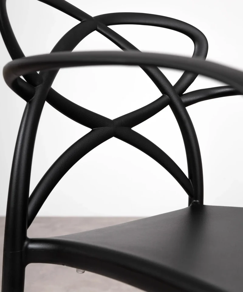 Silla de Polipropileno con Reposabrazos Maestro Arms