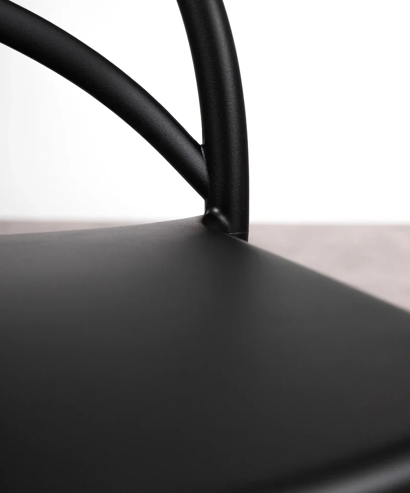Silla de Polipropileno con Reposabrazos Maestro Arms