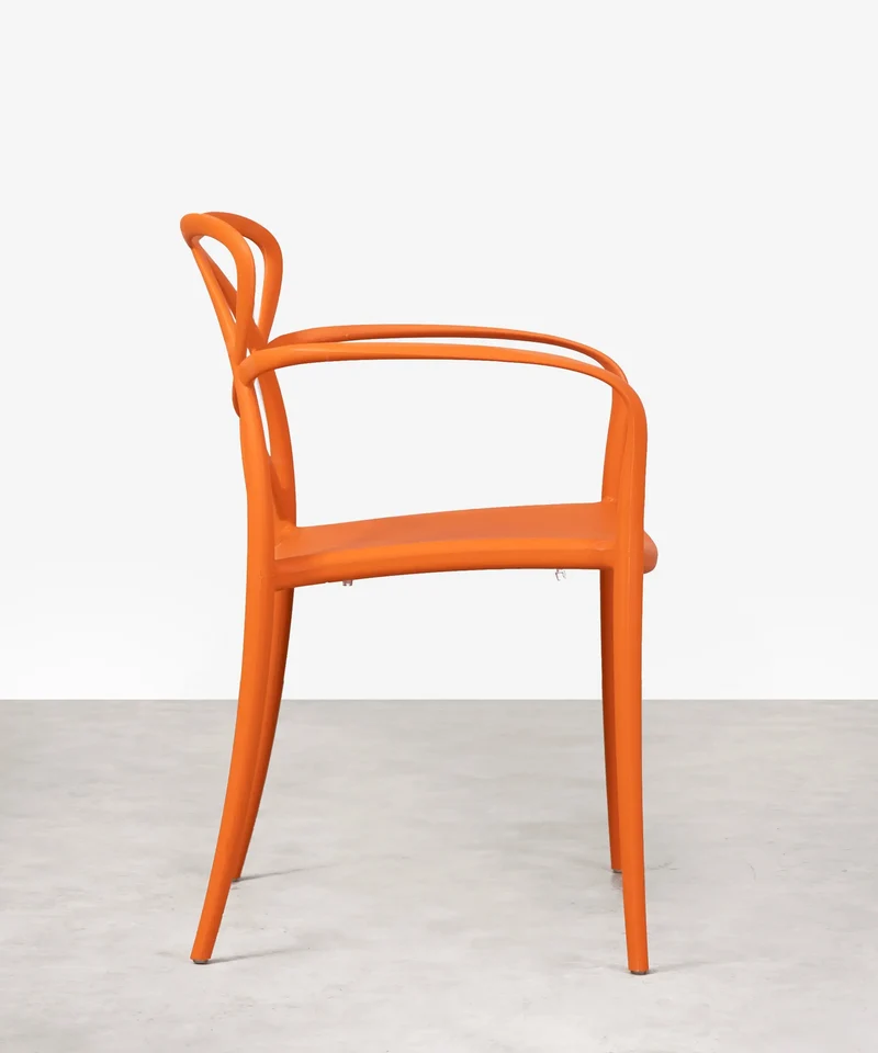 Silla de Polipropileno con Reposabrazos Maestro Arms