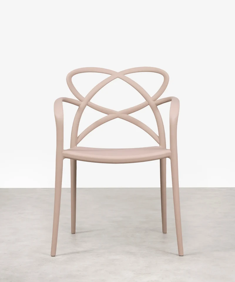 Silla de Polipropileno con Reposabrazos Maestro Arms
