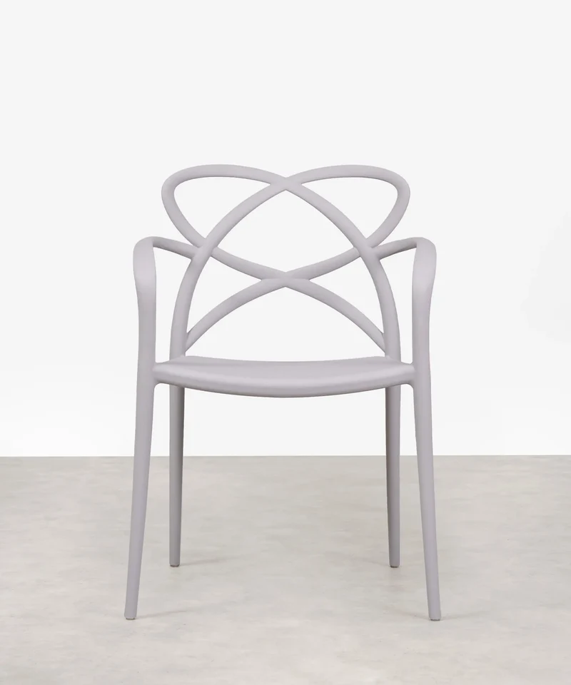 Silla de Polipropileno con Reposabrazos Maestro Arms