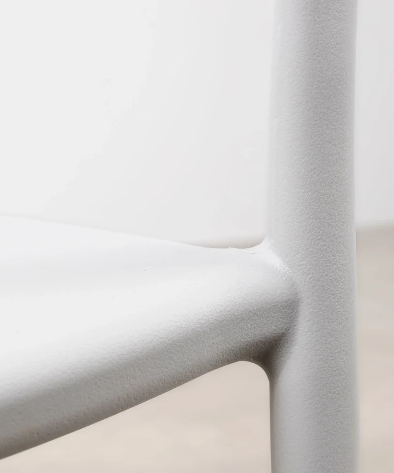 Silla de Polipropileno con Reposabrazos Maestro Arms
