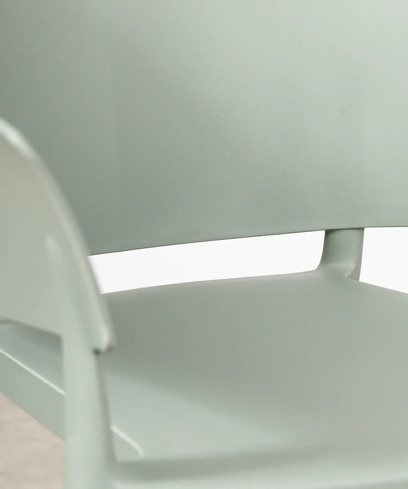 Silla de Polipropileno con Reposabrazos Liam