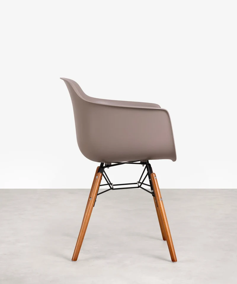 Silla de Polipropileno y Madera con Reposabrazos Elon Arms