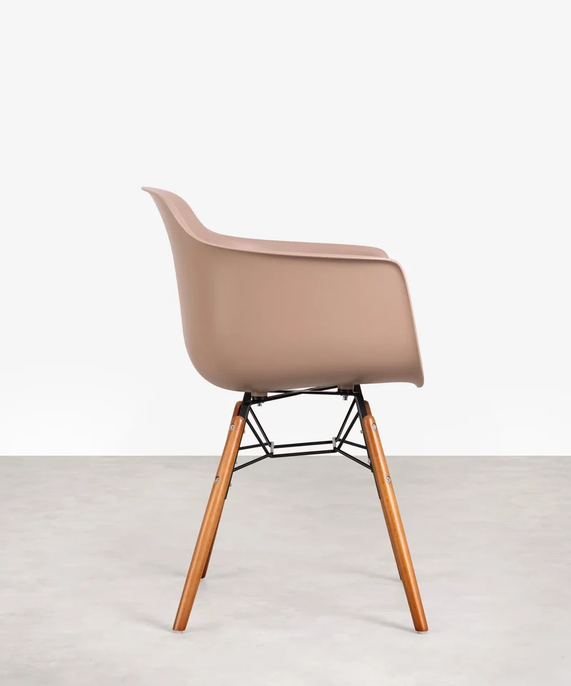 Silla de Polipropileno y Madera con Reposabrazos Elon Arms