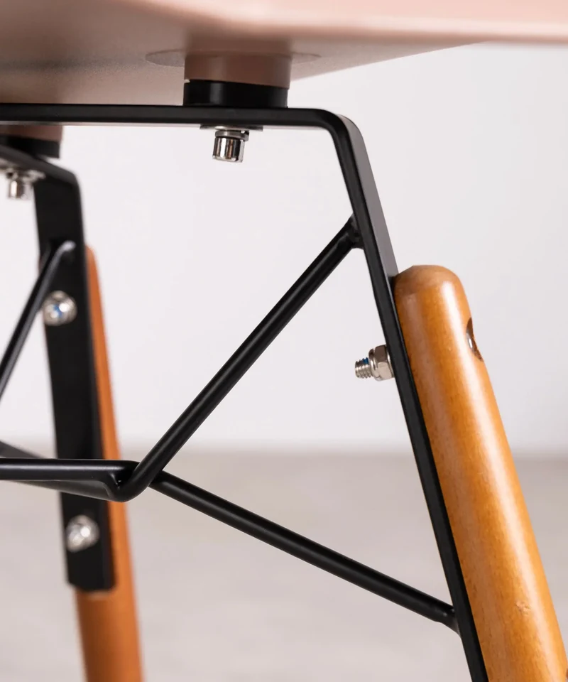 Silla de Polipropileno y Madera con Reposabrazos Elon Arms