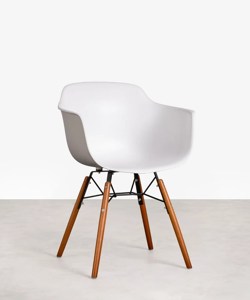 Silla de Polipropileno y Madera con Reposabrazos Elon Arms