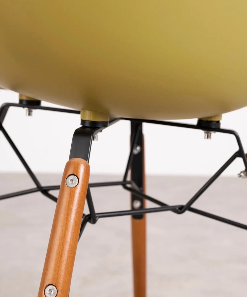 Silla de Polipropileno y Madera Elon
