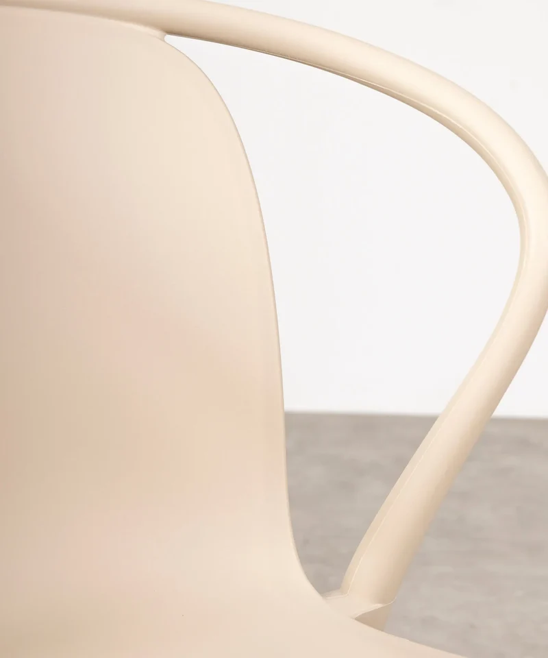 Silla de Polipropileno con Reposabrazos Gigi
