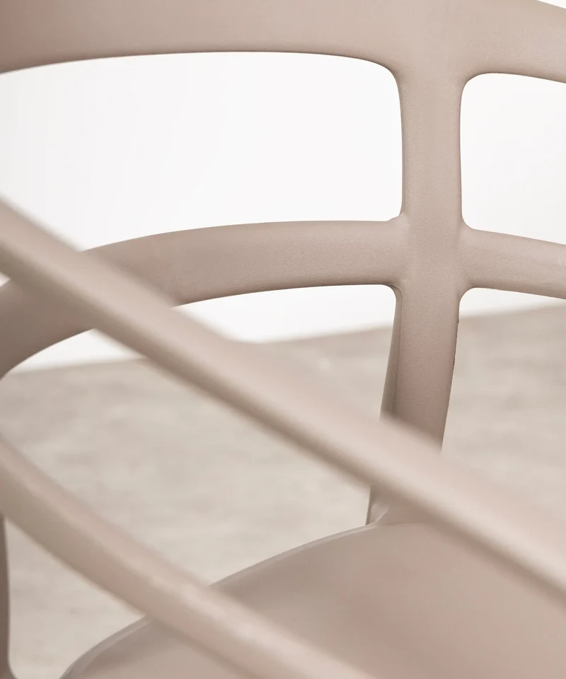 Silla de Polipropileno con Reposabrazos Nil