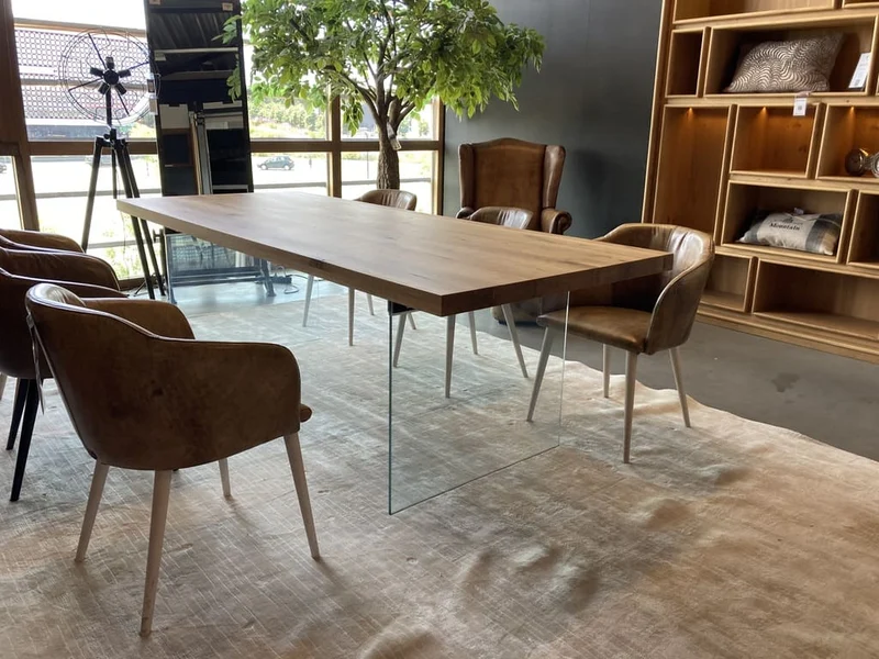 Table en chêne massif "NUBE" avec Pieds en Verre Trempé