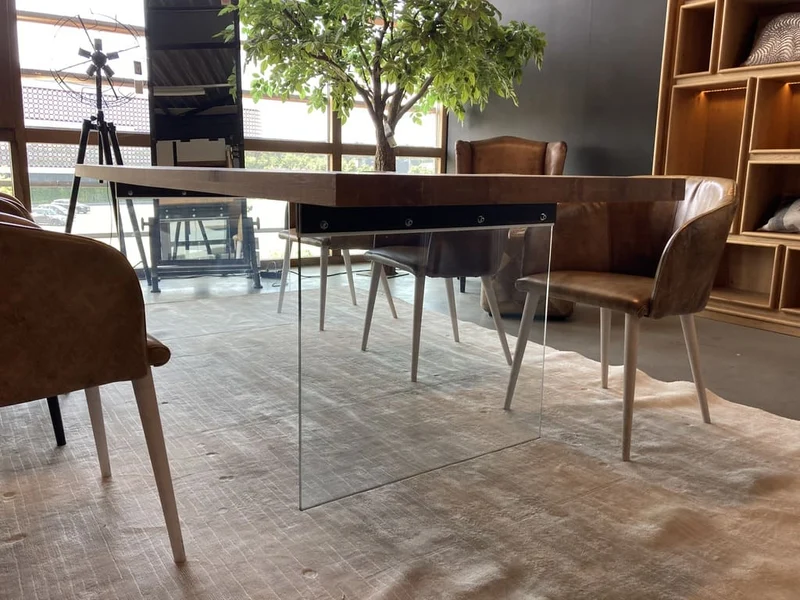 Table en chêne massif "NUBE" avec Pieds en Verre Trempé