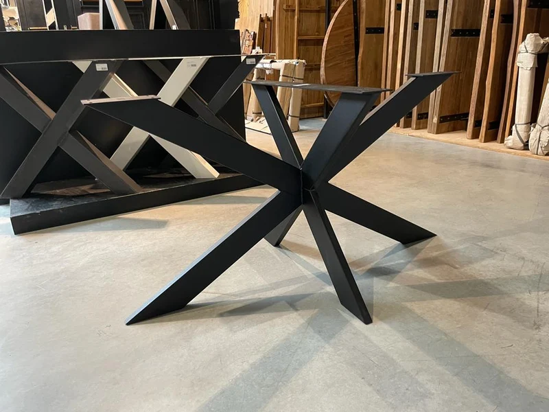 Pied de Table "Mikado" Central en Métal Noir Mat