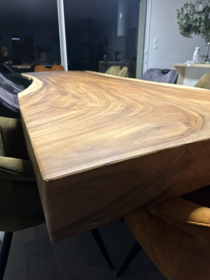Table en Bois de Suar Massif sur Mesure - Pièce Unique d'Ébéniste
