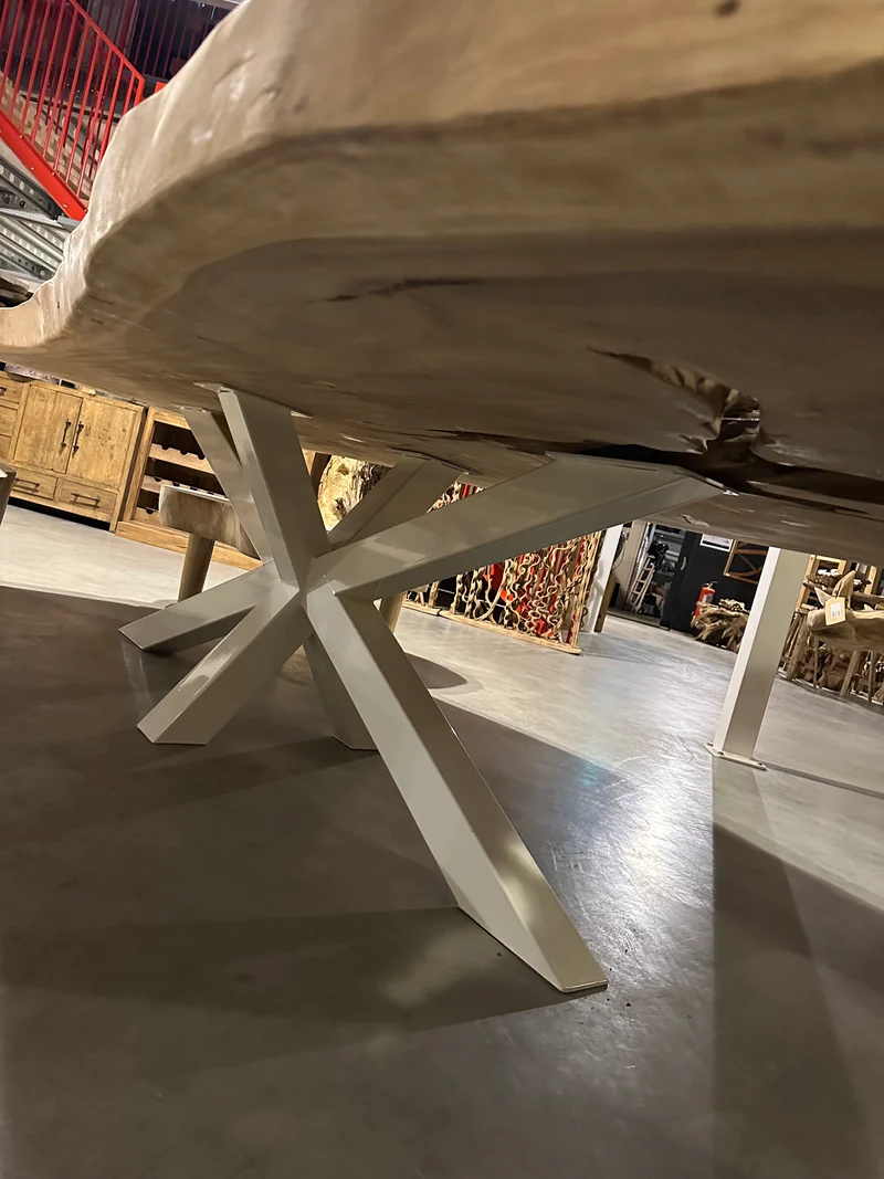 Table en Bois de Suar Massif sur Mesure - Pièce Unique d'Ébéniste