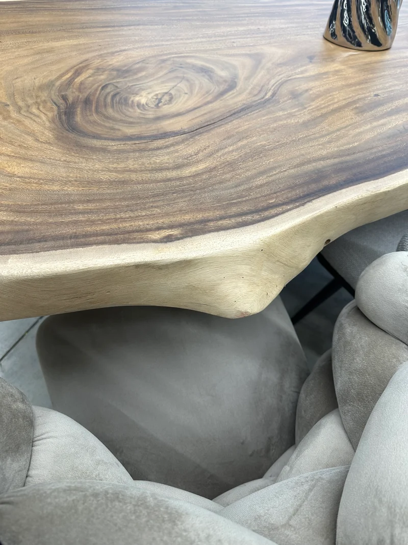 Table en Bois de Suar Massif sur Mesure - Pièce Unique d'Ébéniste