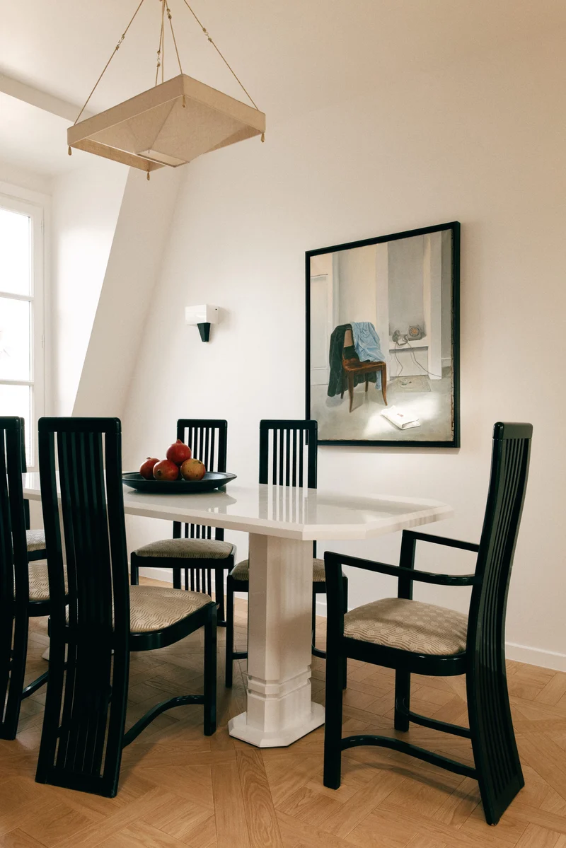 THE DINING TABLE E03