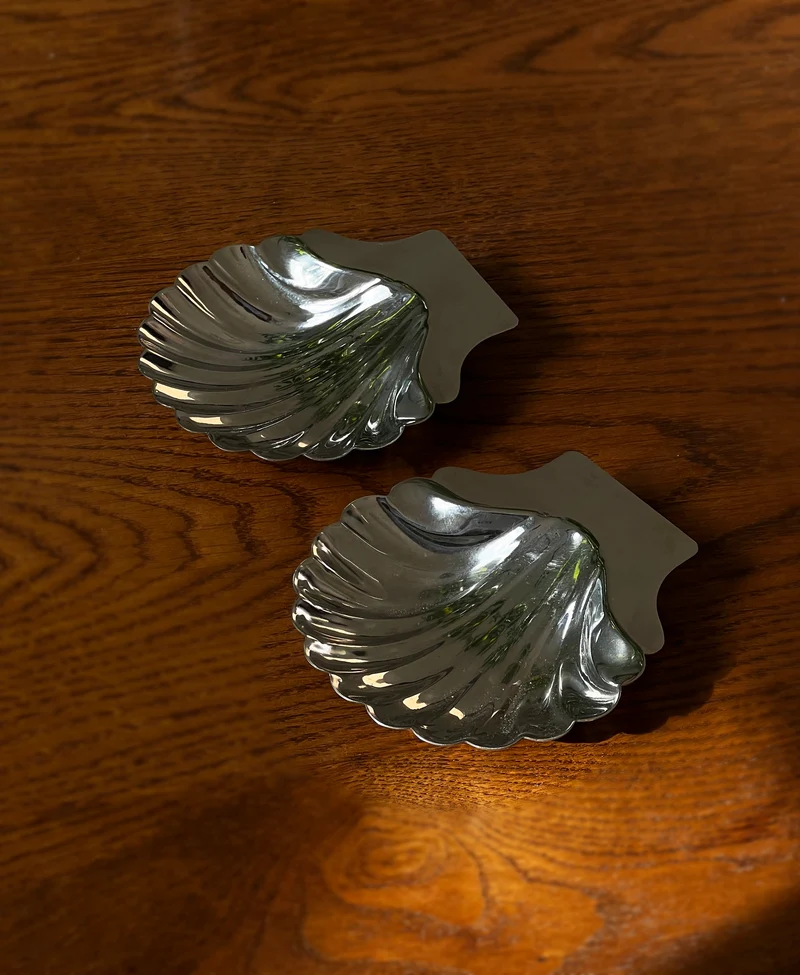 Pair of Shell Dish
