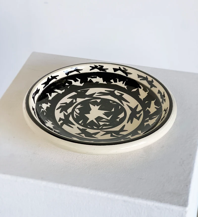 Monochrome Artist Plate