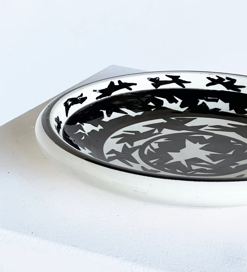 Monochrome Artist Plate