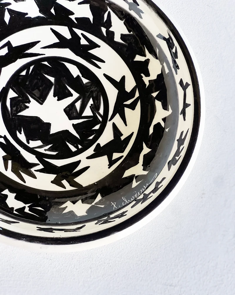 Monochrome Artist Plate