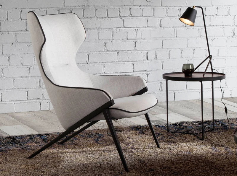 Fauteuil rembourré en tissu gris avec bords noirs modèle 5009 Angel Cerdá