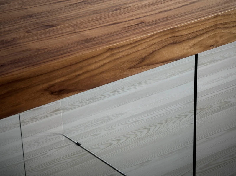 Table à manger design "Mirio"