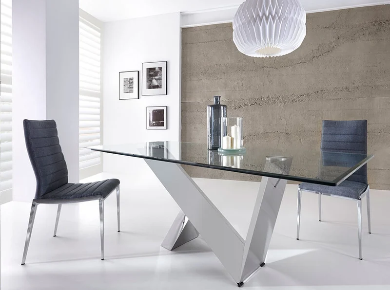Table à manger design "V"