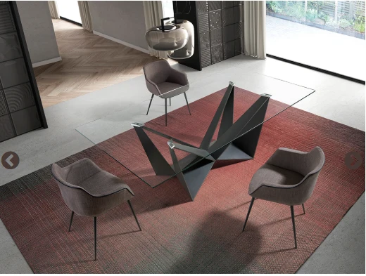 Chaise design capitonné en tissu gris et structure en acier noir – Angel Cerdá 4005