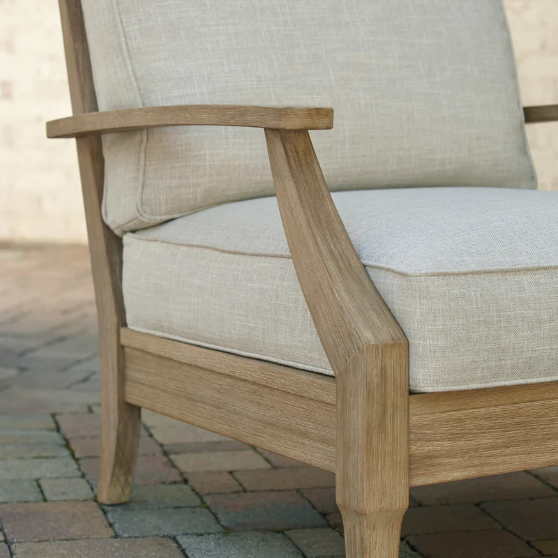Fauteuil extérieur en tissu Nuvella beige pâle et en bois d'eucalyptus - Clare View