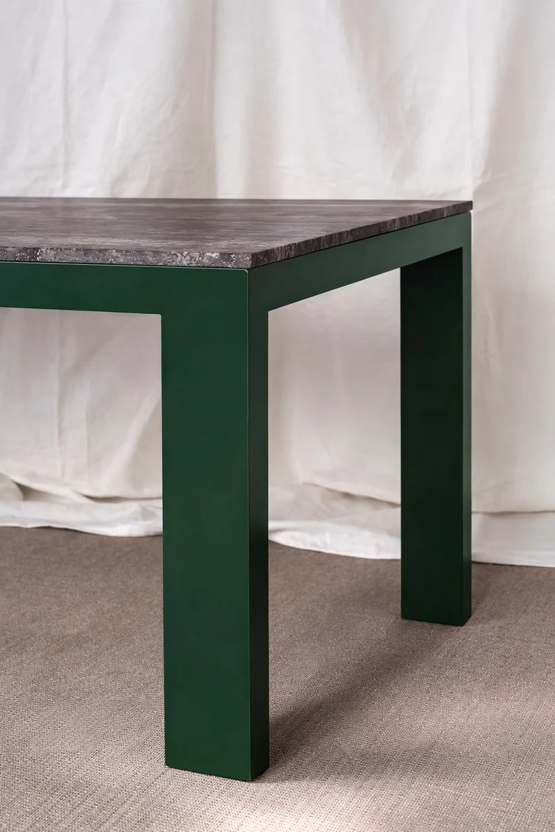 Firme Dining Table