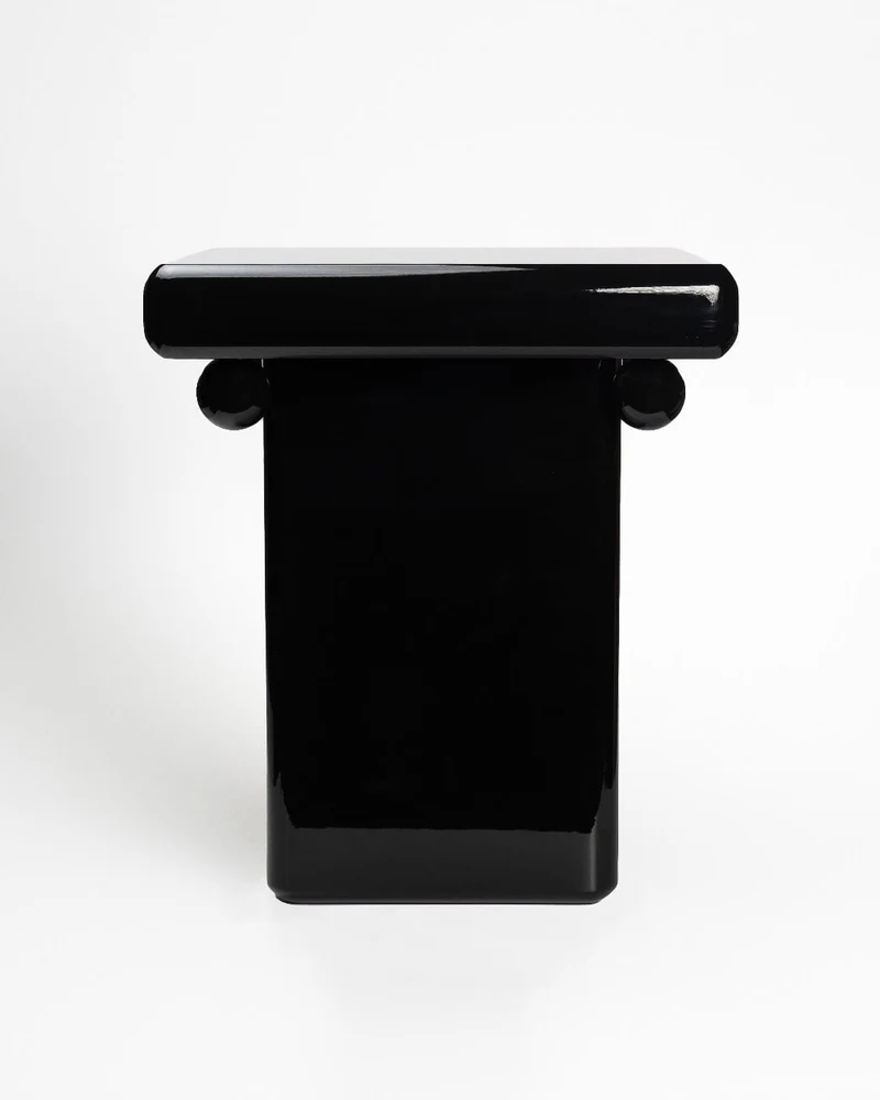 Stool - Bench in black laquer