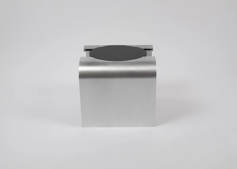 Side Table "Still Gaze" | Aluminium & Glass