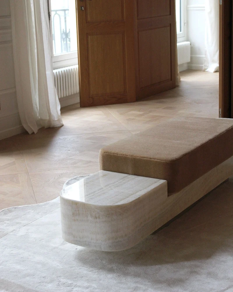 Ran Ivory Onyx Bench