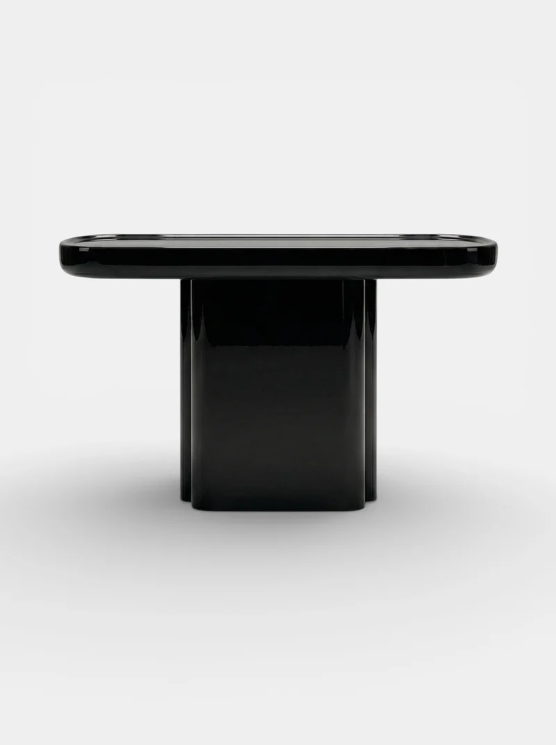 Ugo Black Lacquered Wood