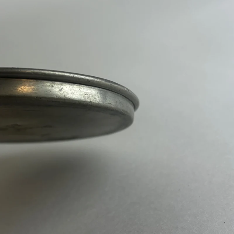 On hold Anna Petrus, Svenkst Stenn, Pewter Dish w/ Leger Figure